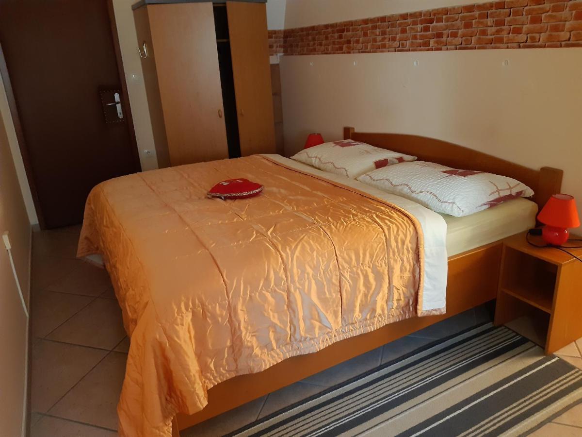 Apartma Na Starem Placu Idrija Eksteriør billede